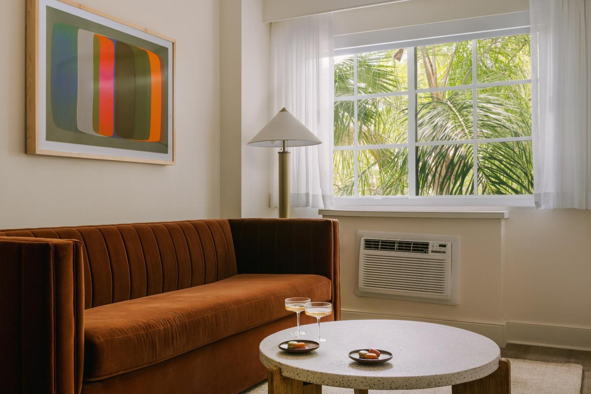 The Deco Hotel South Beach, Sonder By Marriott Bonvoy Miami Beach Exterior photo