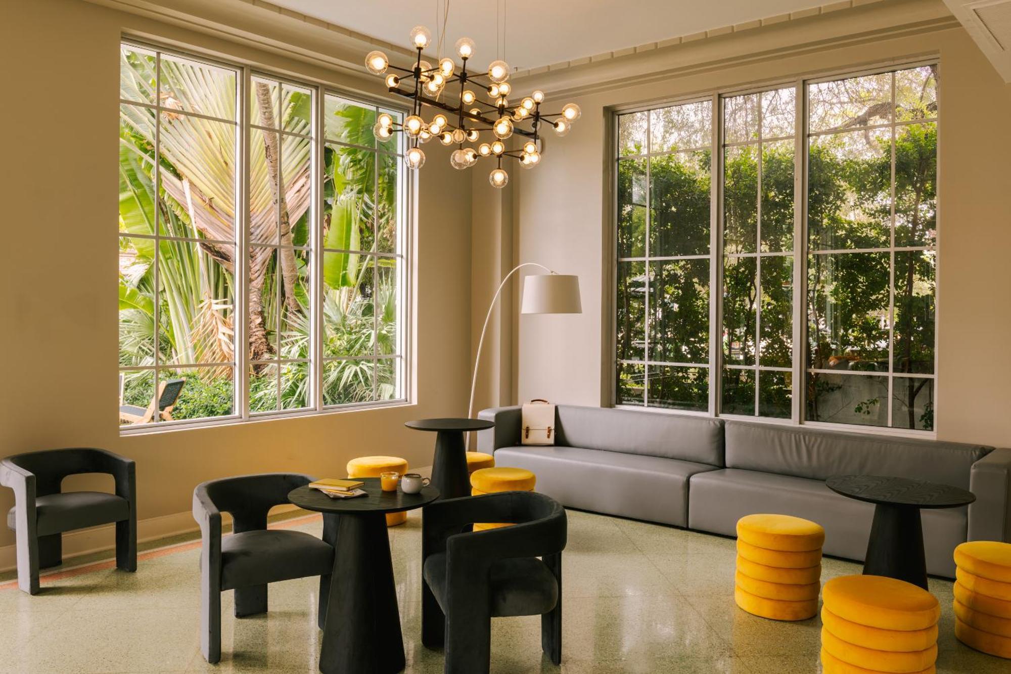 The Deco Hotel South Beach, Sonder By Marriott Bonvoy Miami Beach Exterior photo