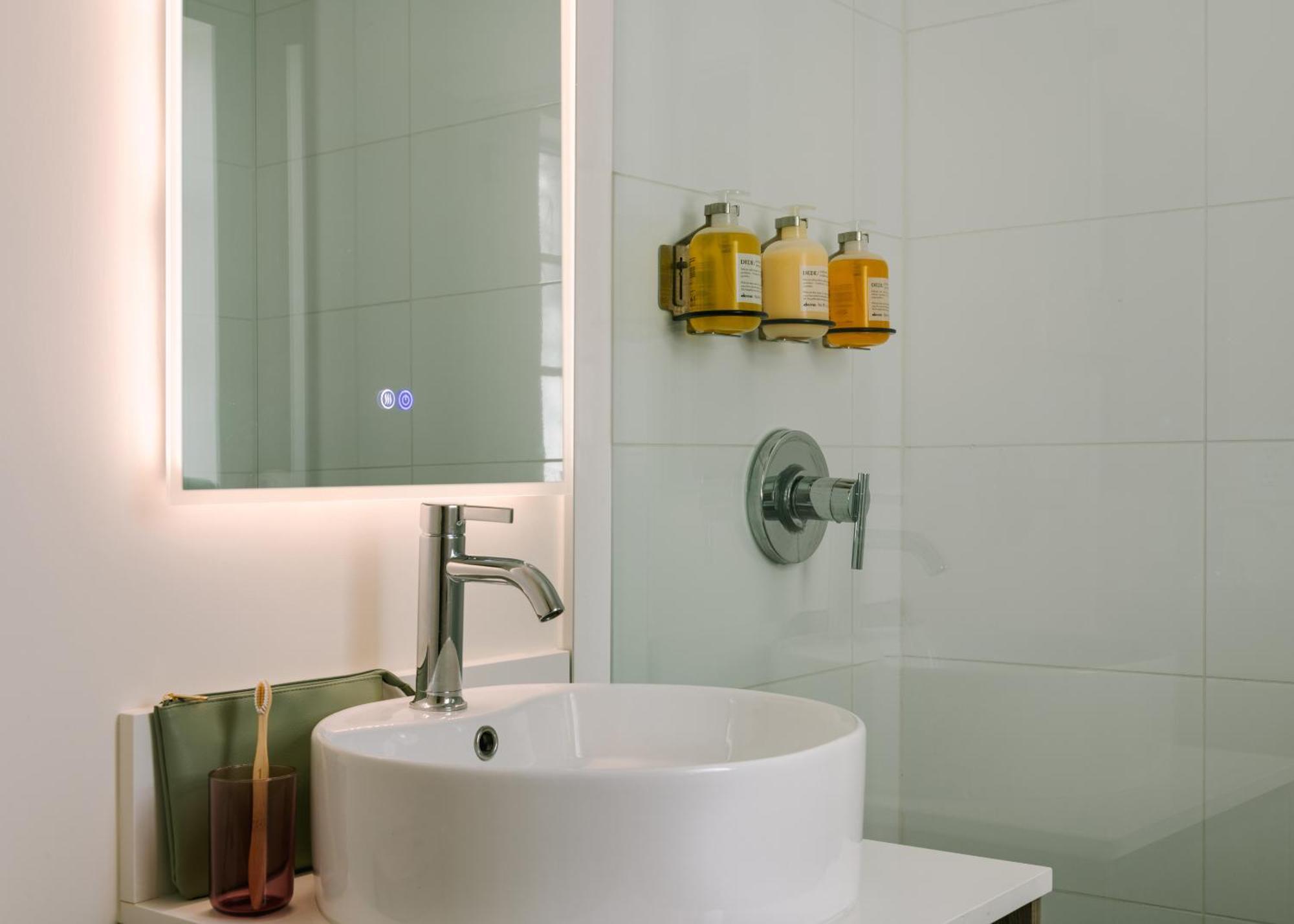 The Deco Hotel South Beach, Sonder By Marriott Bonvoy Miami Beach Exterior photo